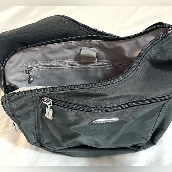 Baggallini Pocket Crossover Crossbody Bag Charcoal Water Resistant Like New - Picture 4 of 13